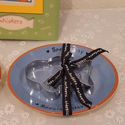 Lot 20: (2) New Kitty Plates with Cookie Cutters and Cat Memory Album 