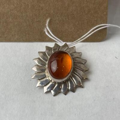 K678 Sterling Silver Amber Sunburst Style Earring and Pendant Set