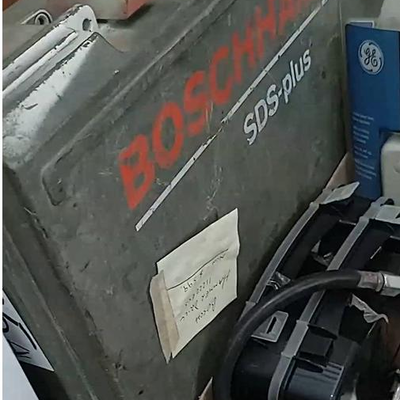 lot 185 Bosch hammer drill 1in case  ($599new)