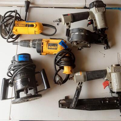 lot 194 - 5 power tools in box