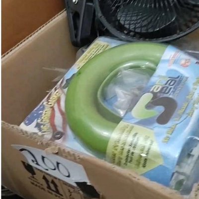 Lot 200 - Clamps, hose, clip fan, Green gasket,  etc.