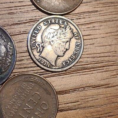 J7: Antique Coin Purse, Currencies 
