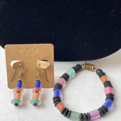 K684 Multi colored glass bead necklace, bracelet, and earring set