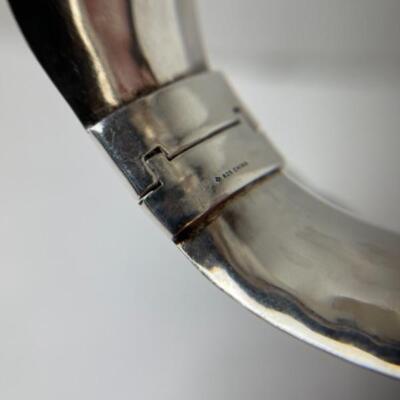 K686 Sterling Silver Hammered Hinged Bracelet 