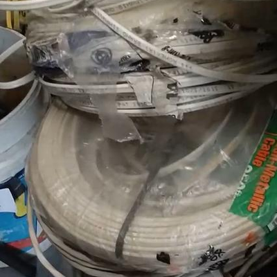 lot 212 - Electric wires/cables, assorted sizes           