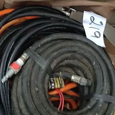 lot 219 - air hoses