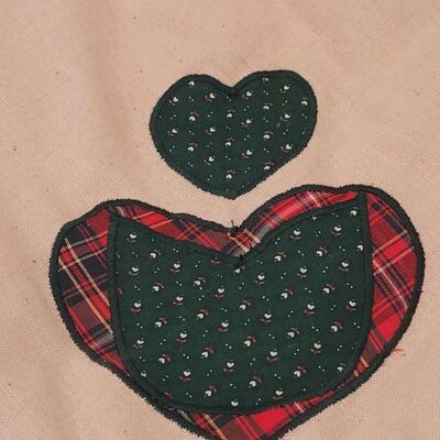 Lot 40: Vintage Hearts Tree Skirt 