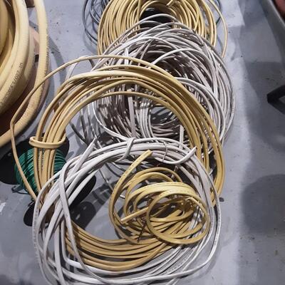 lot 244 - Box of assorted cables