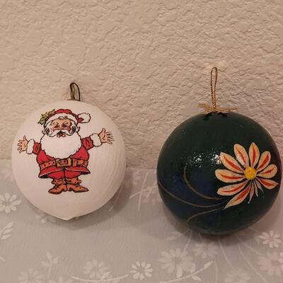 Lot 75: Vintage Christmas Ornaments 