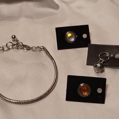 Lot 92: New Silver Bracelet with Interchangeable Slide Charms