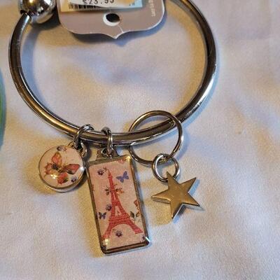 Lot 136: New Keychain and Luggage Tag
