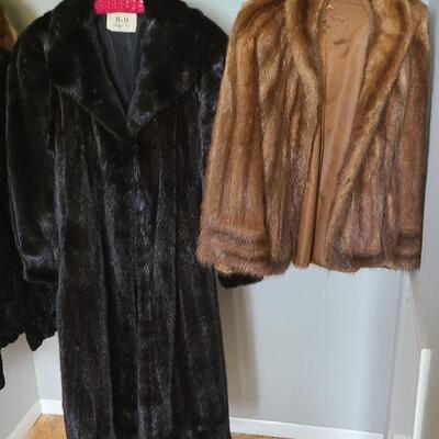 Lot 186B: Mink Coat and Fur Cape
