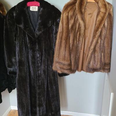 Lot 186B: Mink Coat and Fur Cape
