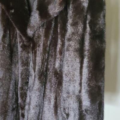 Lot 186B: Mink Coat and Fur Cape