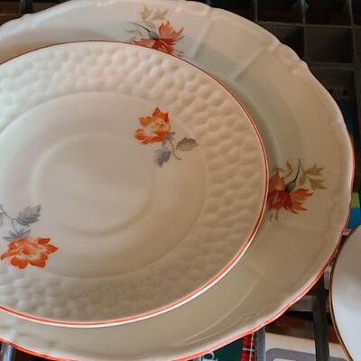 Lot 175: Mixed Lot Tea Cups and More
