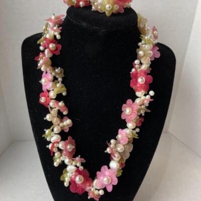 K696 Pearl Floral Necklace Bracelet Set 
