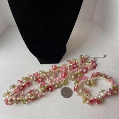 K696 Pearl Floral Necklace Bracelet Set 