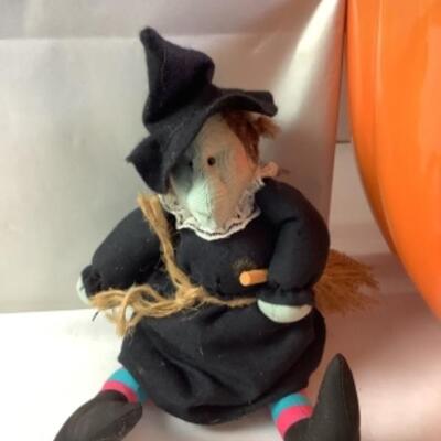 G - 853. Wacky Witch Lot 