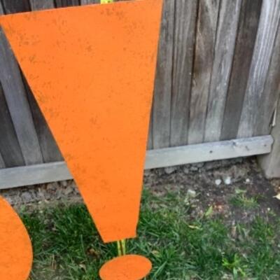 G - 856. Metal BOO ! Sign & Pumpkins 