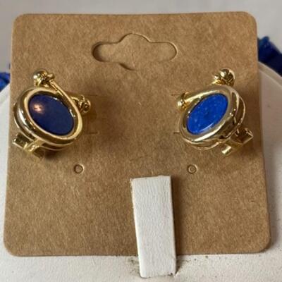 K702 14k Yellow Gold Blue Lapis Earrings and Necklace set 