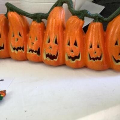 G - 858 Pumpkin Around  Lot