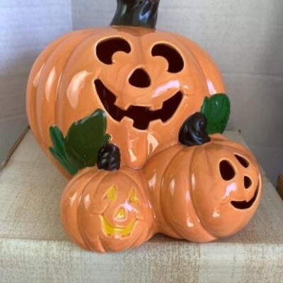 G - 858 Pumpkin Around  Lot