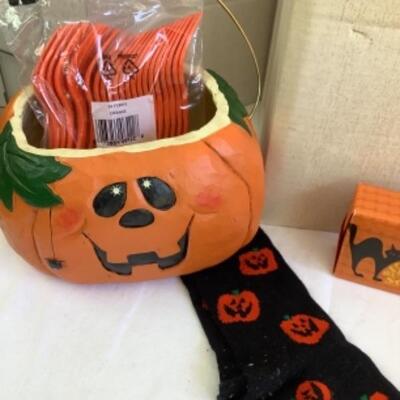 G - 858 Pumpkin Around  Lot