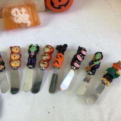 G - 858 Pumpkin Around  Lot