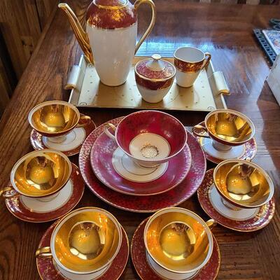 Lot 157: Vintage Tea Set