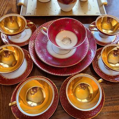 Lot 157: Vintage Tea Set