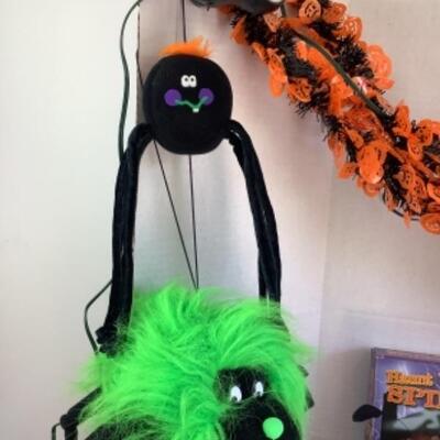 G - 859. Halloween Party Lot 