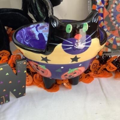 G - 859. Halloween Party Lot 