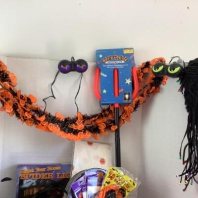 G - 859. Halloween Party Lot 