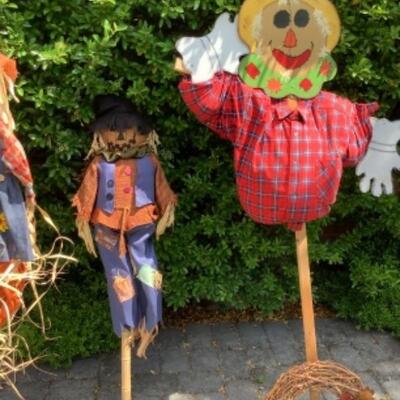 G - 860 Friendly Scarecrows 