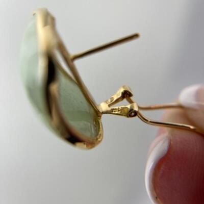 K710 14k Yellow Gold Jade Pierced Earrings 