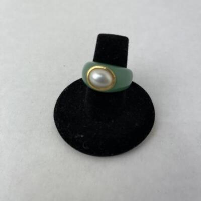 K711 14k Yellow Gold Pearl Jade Ladies Ring 