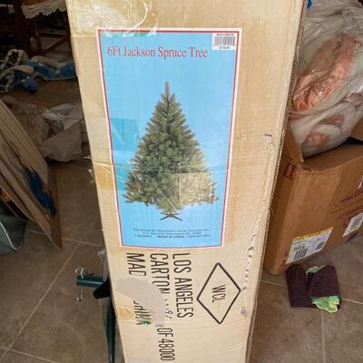 CHRISTMAS TREE in original box - 6' Jackson Spruce Artificial Christmas Tree 