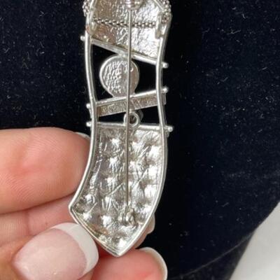 K714 Silver/Gold /Metal , Pearl,Diamond Pin Pendant 