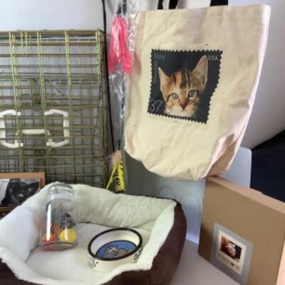 G - 872 Gone to the Cats