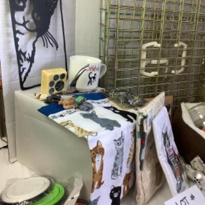 G - 872 Gone to the Cats