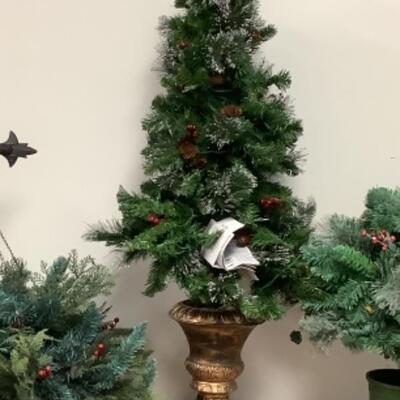 G - 874 Pine, Berries, Pinecone Lot 