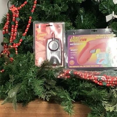 G - 877 â€œ Everything Christmas â€œ 