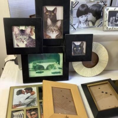 G - 884. Lot of Picture frames 