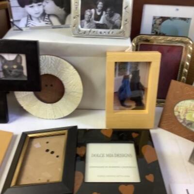 G - 884. Lot of Picture frames 
