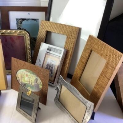 G - 884. Lot of Picture frames 