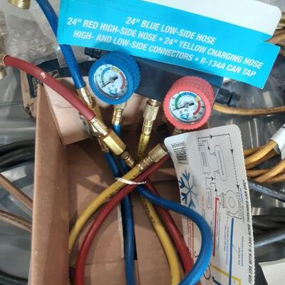 lot 262 - Refrigerant charger hose,gauges,connector