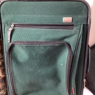 G - 894. Luggage Lot