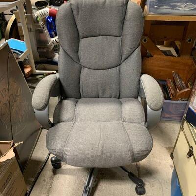 #19 Rolling Desk Chair GREAT CONDITION