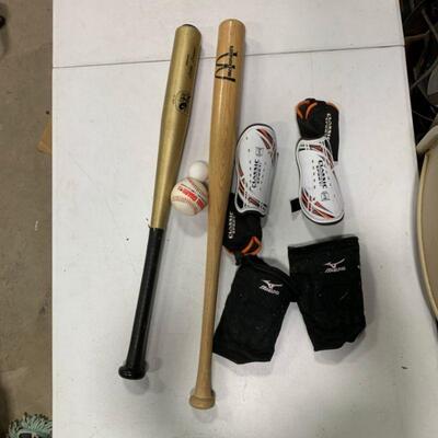#182 Little League & Mcdonalds Baseball Bats & Pads