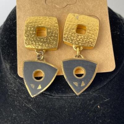 K755 14k Yellow Gold Braided Leather Necklace with Goldtone Earrings 